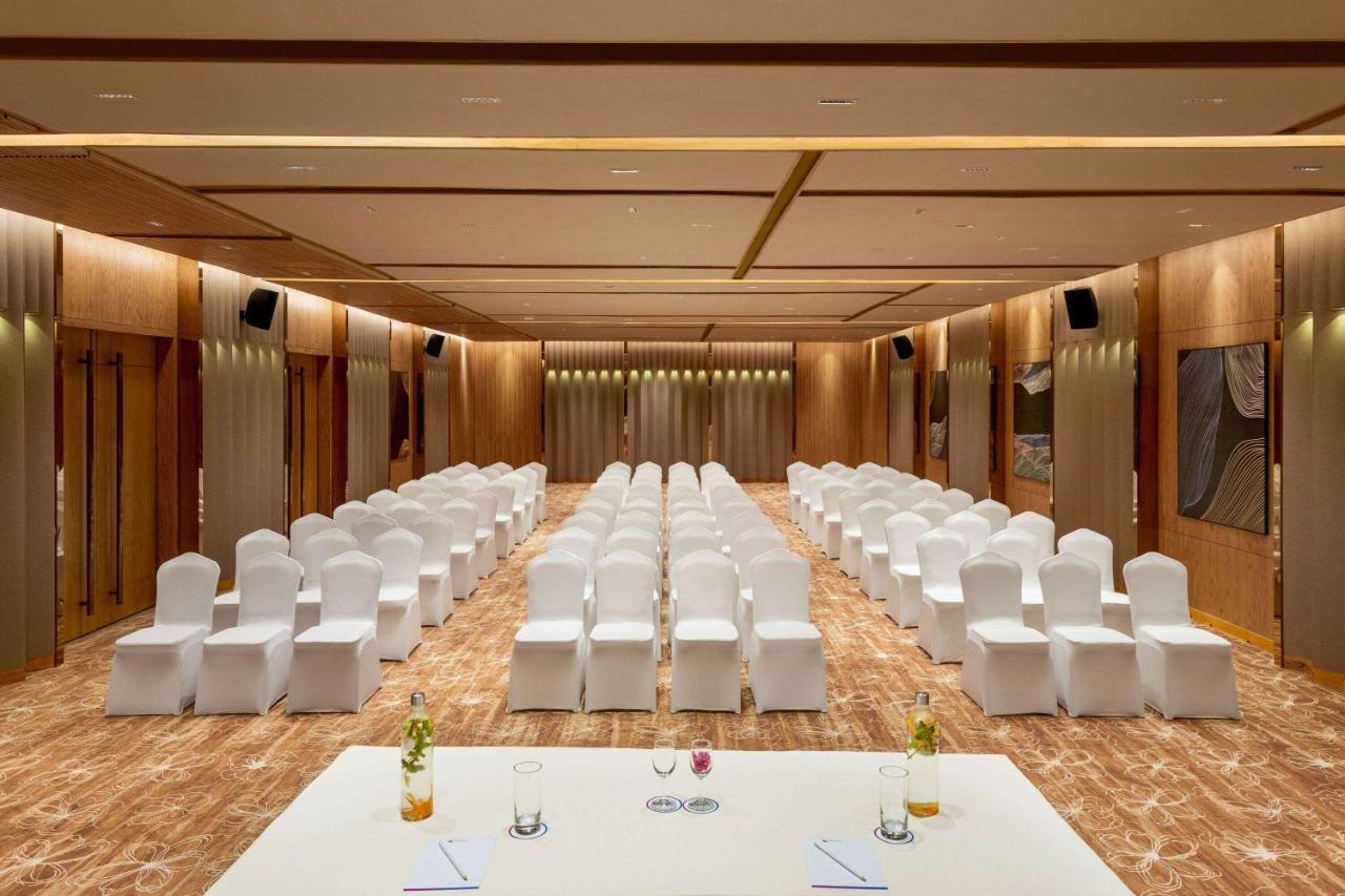 Ramada Encore By Wyndham Indore Nipania Extérieur photo