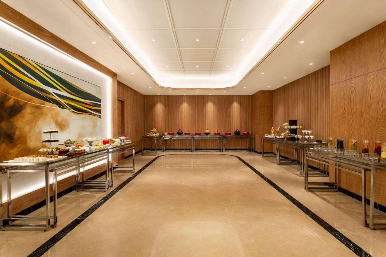 Ramada Encore By Wyndham Indore Nipania Extérieur photo