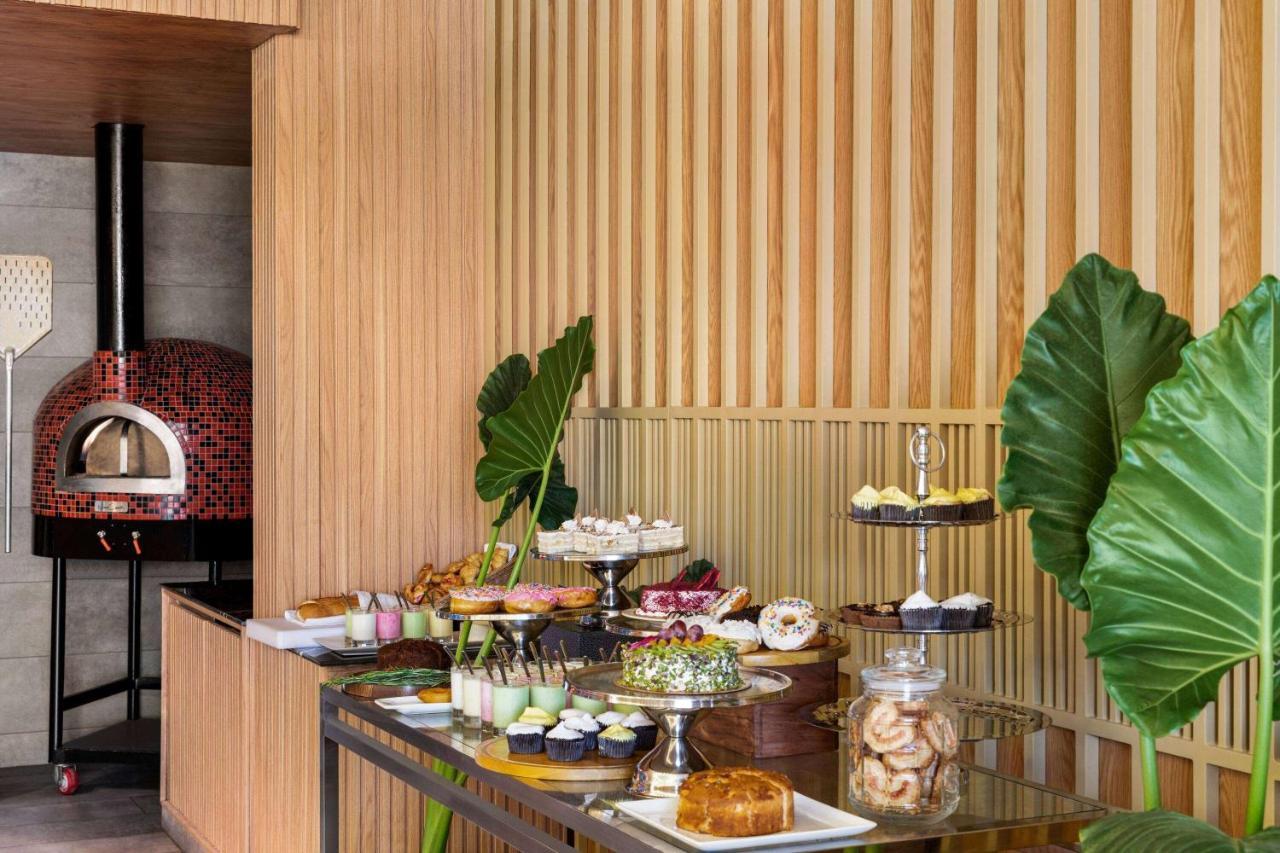 Ramada Encore By Wyndham Indore Nipania Extérieur photo