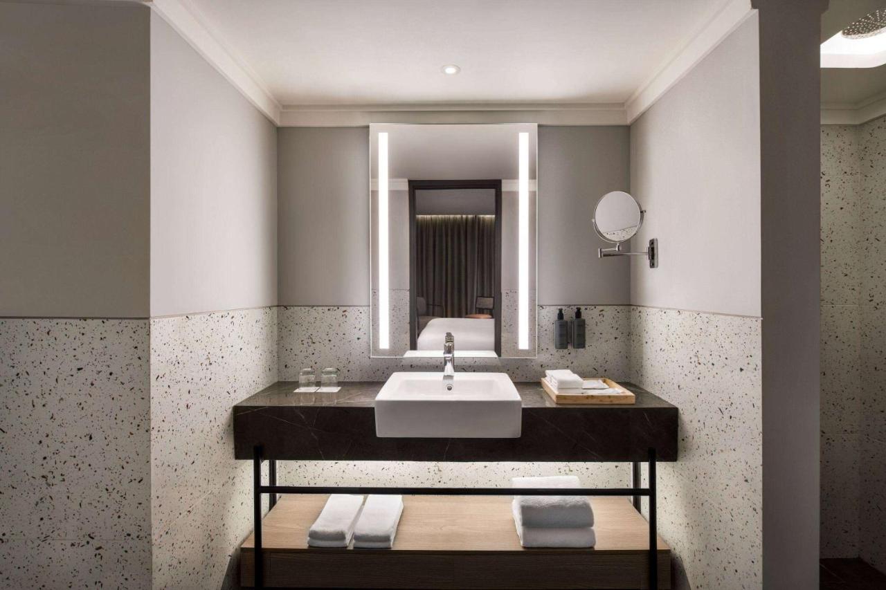 Ramada Encore By Wyndham Indore Nipania Extérieur photo