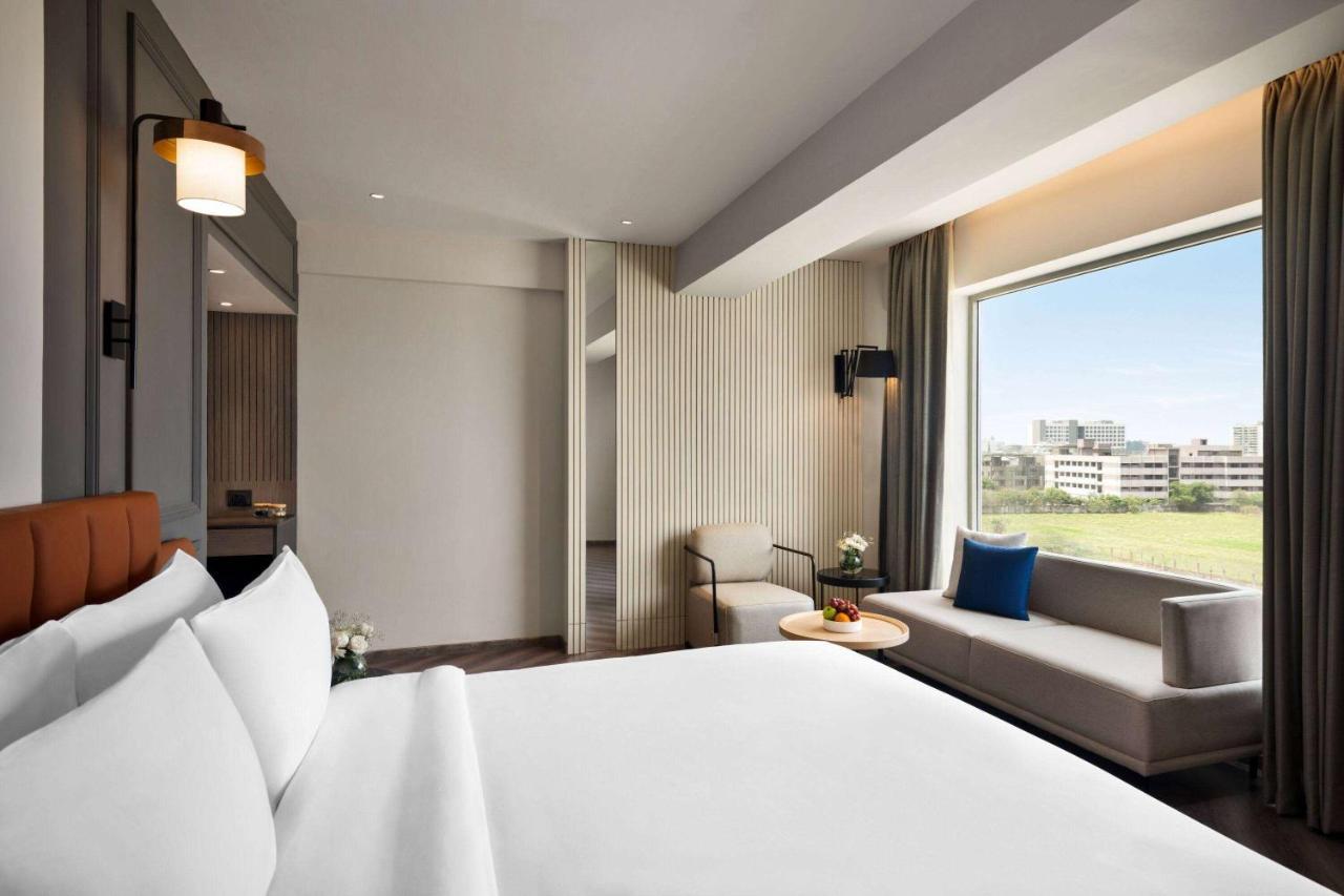Ramada Encore By Wyndham Indore Nipania Extérieur photo
