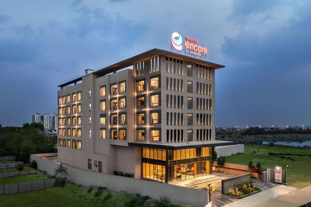Ramada Encore By Wyndham Indore Nipania Extérieur photo